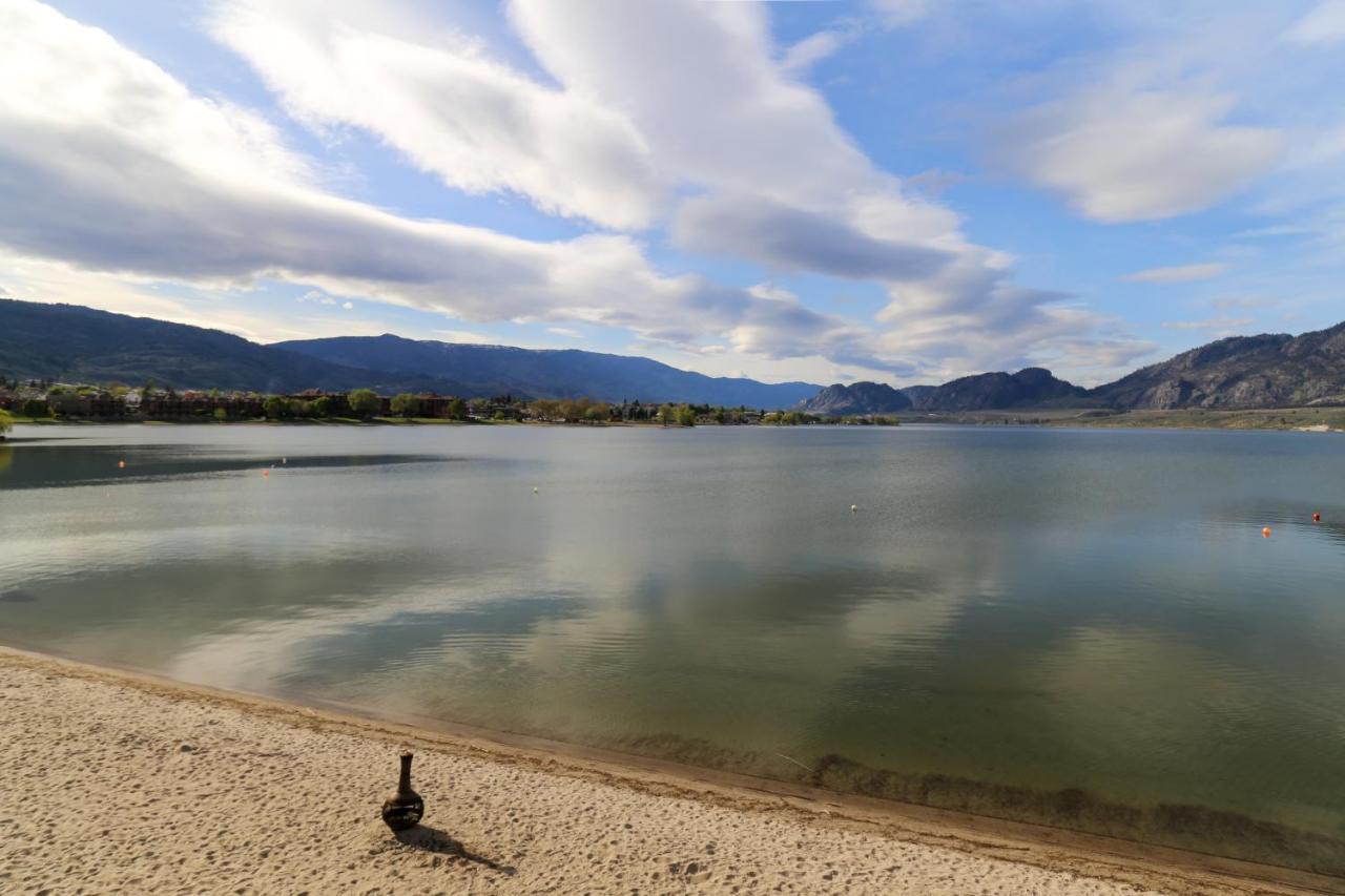 Richter Pass Beach Resort Osoyoos Exteriör bild