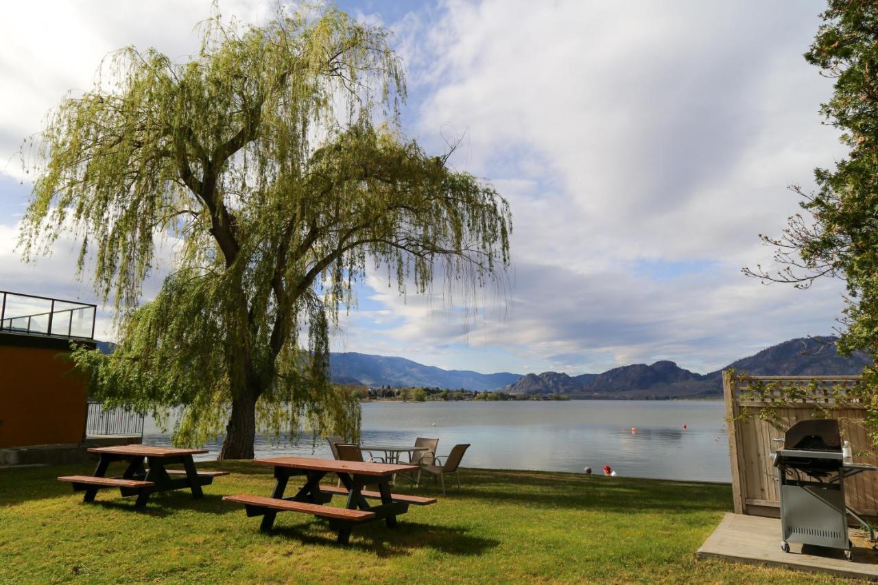 Richter Pass Beach Resort Osoyoos Exteriör bild
