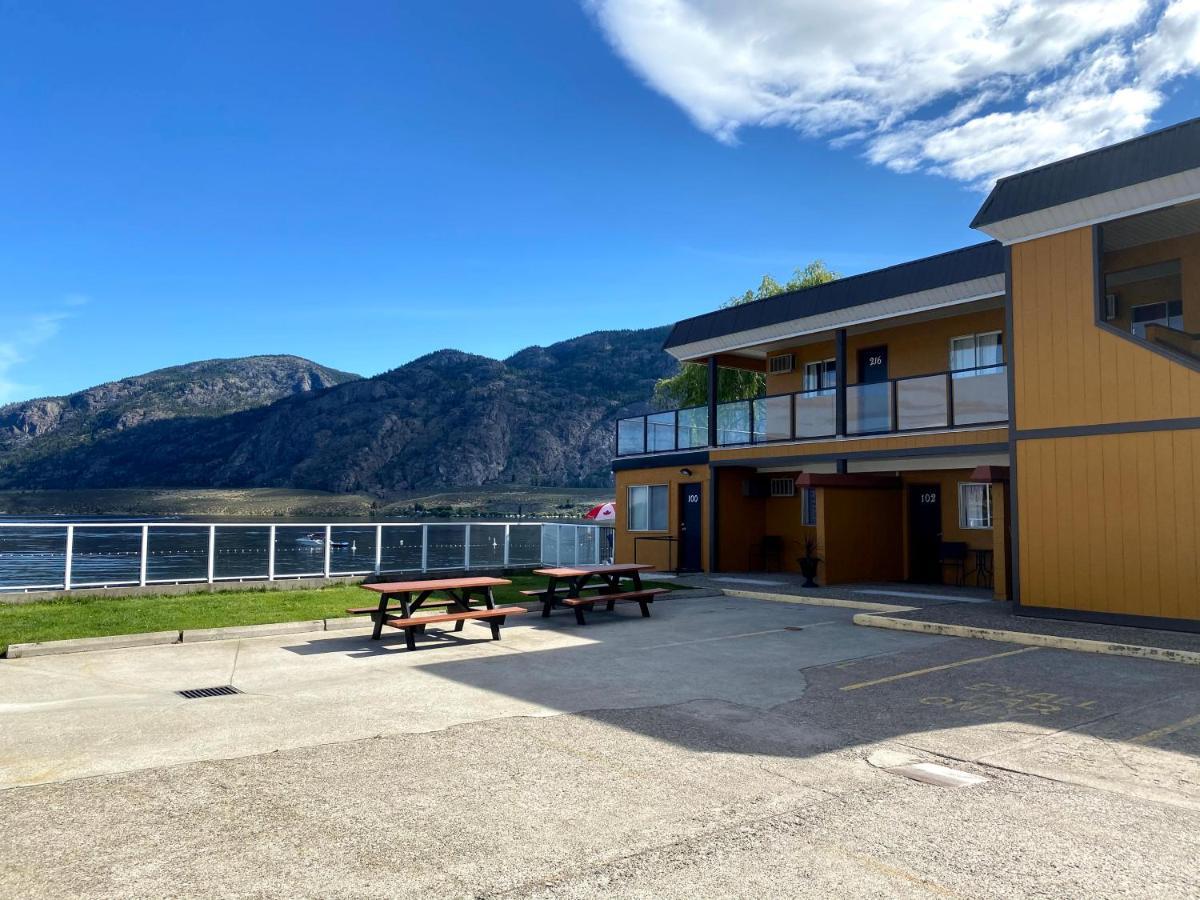 Richter Pass Beach Resort Osoyoos Exteriör bild