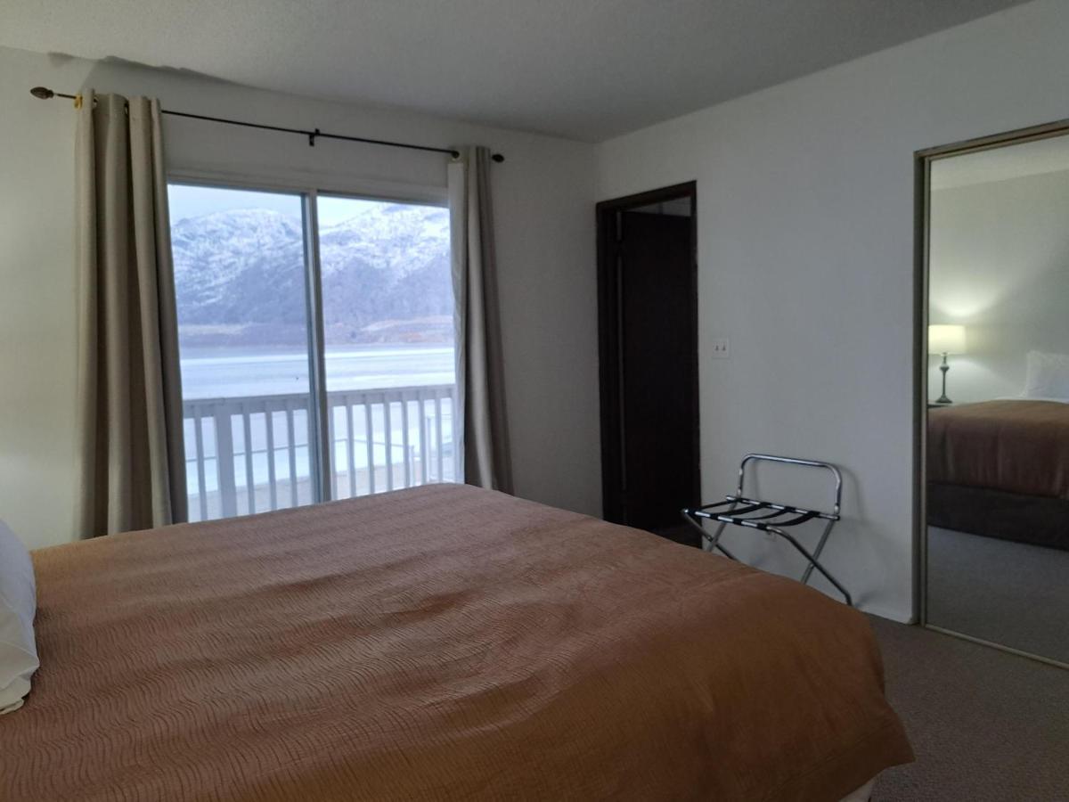 Richter Pass Beach Resort Osoyoos Exteriör bild